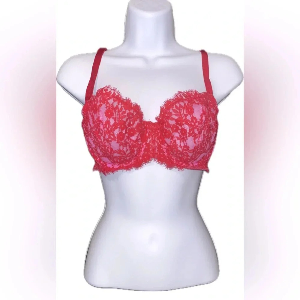 Like new Victoria’s Secret 32dd bra lace pink red